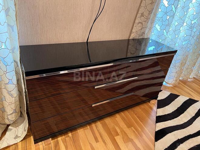 İcarəyə verilir 4 otaqlı yeni tikili 240 m², 28 May m., photo 16 from 29
