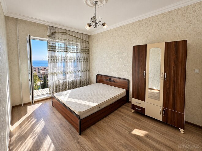 Продается 2-комн. вторичка 65 м², м. Ази Асланов, photo 5 from 9