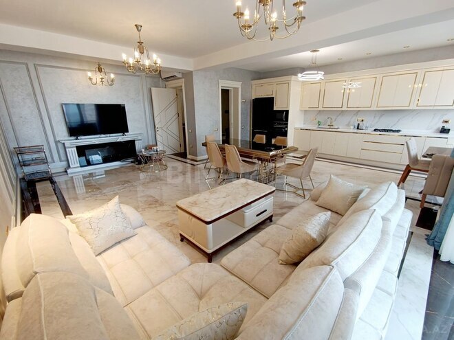 Сдается 3-комн. новостройка 136 м², Насиминский  р., photo 1 from 12
