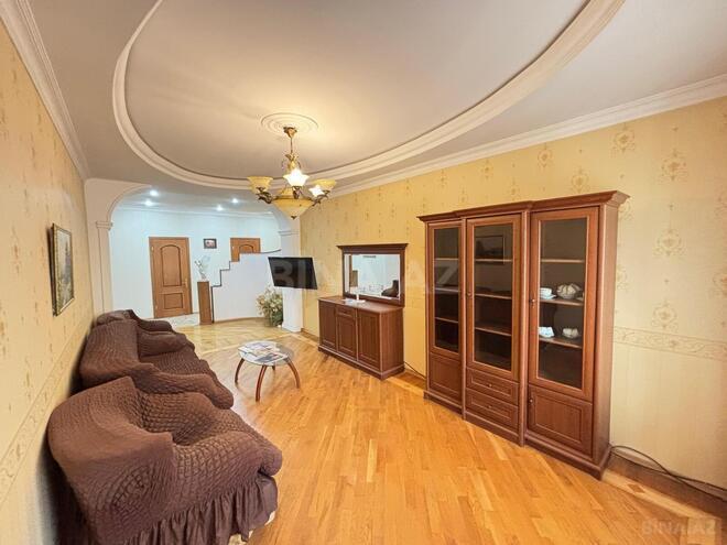 Сдаётся 3-комн. новостройка 130 м², м. Низами, photo 3 from 21