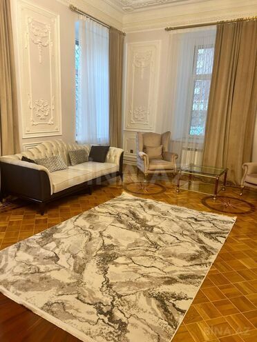 Сдается 3-комн. вторичка 180 м², м. Сахил, photo 1 from 21