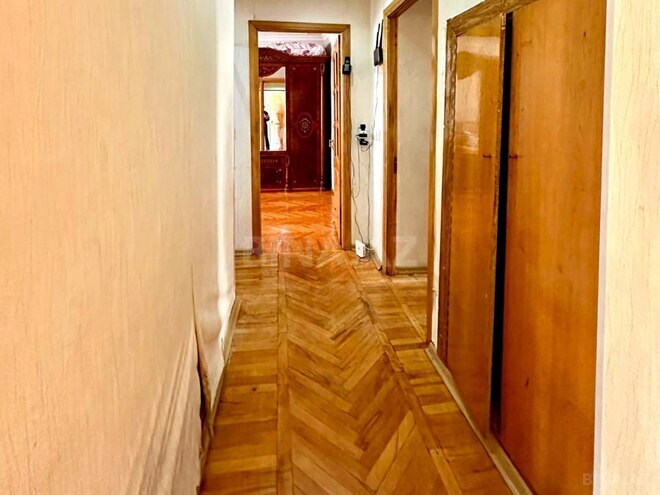 Satılır 3 otaqlı köhnə tikili 75 m², Qara Qarayev m., photo 12 from 27
