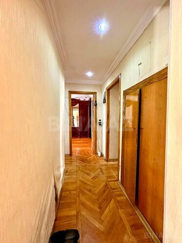 Satılır 3 otaqlı köhnə tikili 75 m², Qara Qarayev m., photo 11 from 27