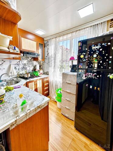 Satılır 3 otaqlı köhnə tikili 75 m², Qara Qarayev m., photo 18 from 19