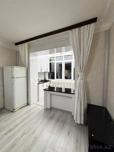 Продается 2-комн. вторичка 40 м², м. Ази Асланов, photo 5 from 15