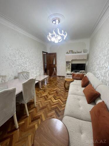 Продаётся 3-комн. вторичка 80 м², Хатаинский р., photo 1 from 17