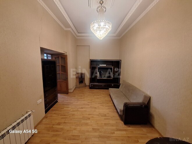 Satılır 3 otaqlı köhnə tikili 90 m², Yasamal q., photo 1 from 32
