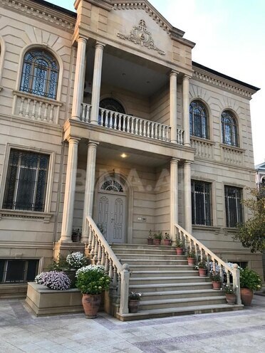 Сдаётся 10-комн. дом/дача 650 м², пос. Бадамдар, photo 1 from 32
