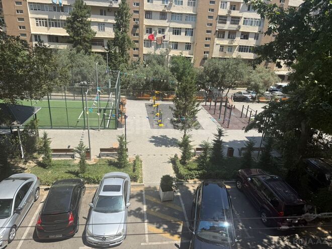 Продаётся 2-комн. вторичка 45 м², м. Иншаатчылар, photo 1 from 14