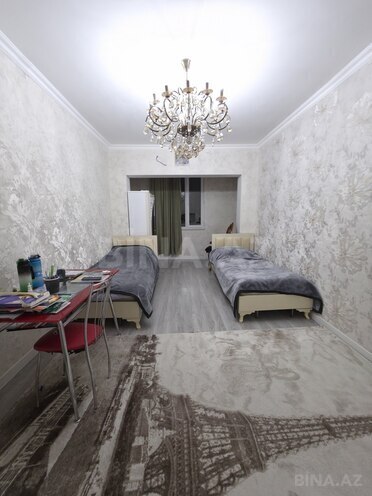 Satılır 4 otaqlı köhnə tikili 100 m², Bakıxanov q., photo 1 from 16