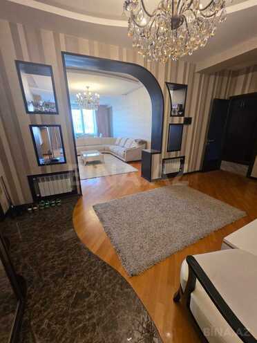 İcarəyə verilir 3 otaqlı yeni tikili 135 m², Nizami m., photo 16 from 18