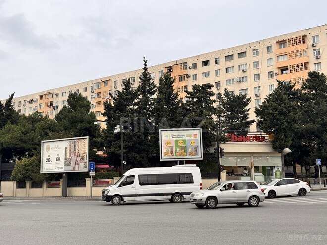 Satılır 2 otaqlı köhnə tikili 60 m², Qara Qarayev m., photo 1 from 15