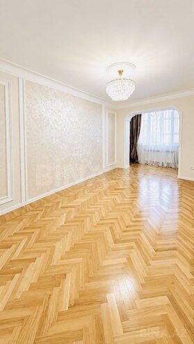 Satılır 2 otaqlı köhnə tikili 55 m², Nizami m., photo 3 from 11