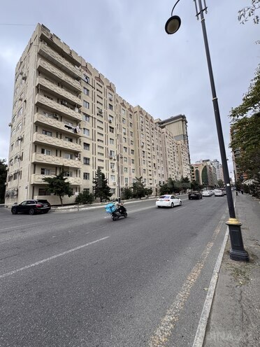 Продается 4-комн. вторичка 120 м², м. Элмляр Академиясы, photo 1 from 20