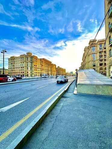 Продается 2-комн. вторичка 60 м², м. Нариман Нариманов, photo 1 from 21
