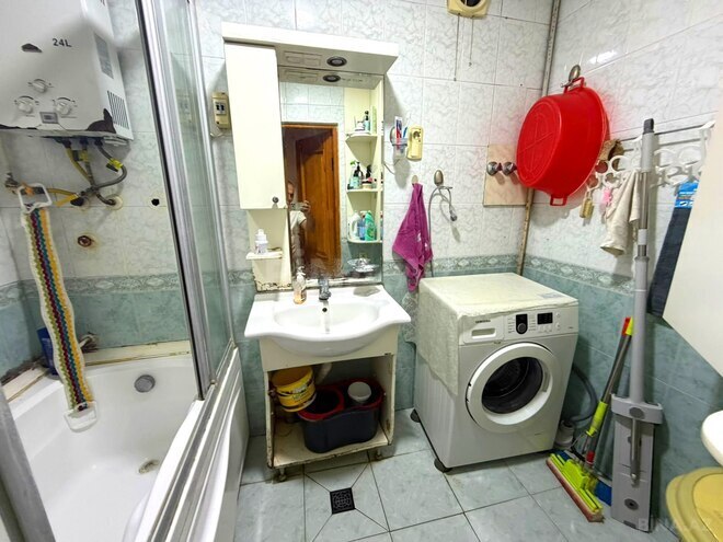 Продается 4-комн. вторичка 100 м², м. Кара Караев, photo 19 from 22