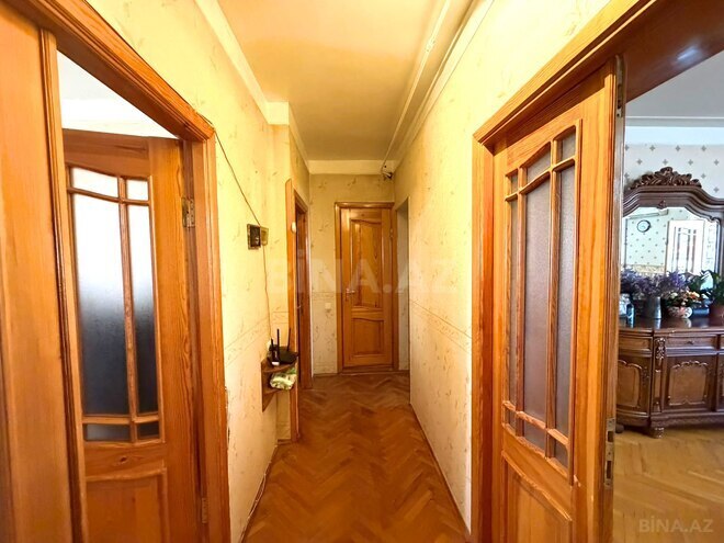 Продается 4-комн. вторичка 100 м², м. Кара Караев, photo 7 from 22