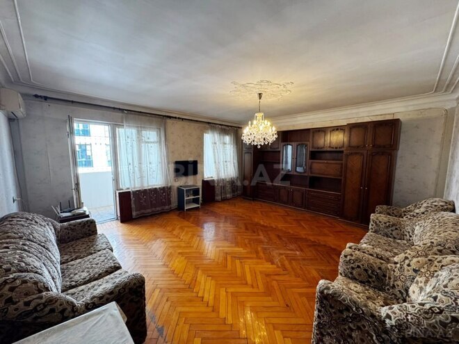 Satılır 4 otaqlı köhnə tikili 110 m², 28 May m., photo 3 from 14