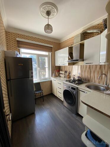 Satılır 2 otaqlı köhnə tikili 60 m², Bakıxanov q., photo 12 from 17