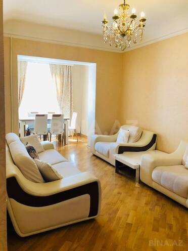 Сдаётся 3-комн. вторичка 80 м², м. Низами, photo 3 from 14