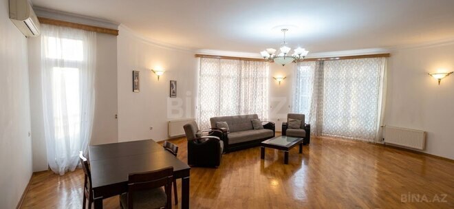 Продаётся 4-комн. новостройка 220 м², м. Низами, photo 1 from 13