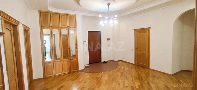 Продаётся 4-комн. новостройка 220 м², м. Низами, photo 11 from 13
