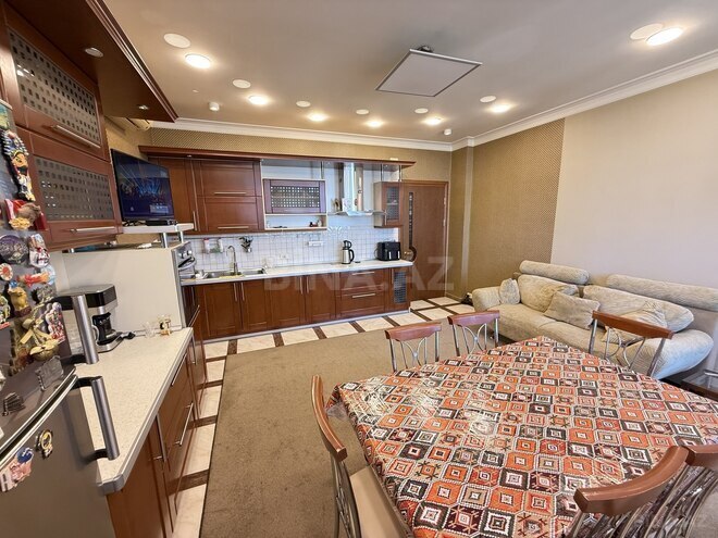 Satılır 4 otaqlı yeni tikili 175 m², İnşaatçılar m., photo 8 from 31