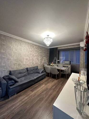 Продается 2-комн. вторичка 55 м², м. Азадлыг проспекти, photo 1 from 9