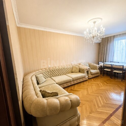 Satılır 4 otaqlı köhnə tikili 90 m², Əhmədli m., photo 1 from 12