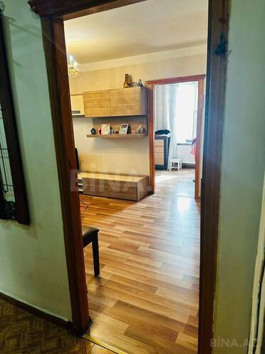 Продается 2-комн. вторичка 40 м², м. Кара Караев, photo 3 from 14
