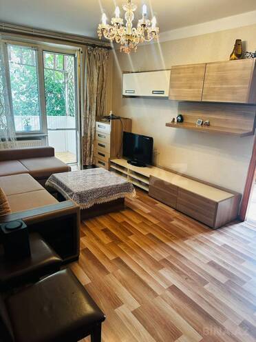 Продается 2-комн. вторичка 40 м², м. Кара Караев, photo 7 from 14