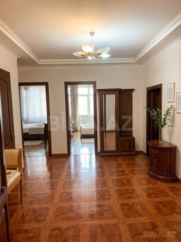 Сдаётся 3-комн. новостройка 140 м², м. Низами, photo 5 from 13