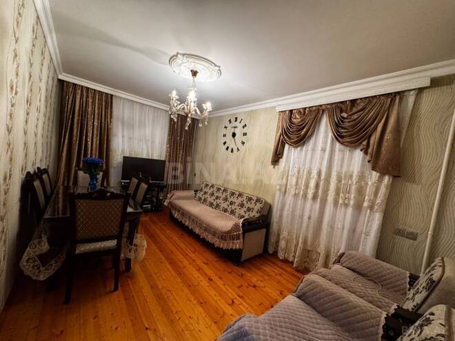 Продаётся 2-комн. вторичка 65 м², Хатаинский р., photo 1 from 17