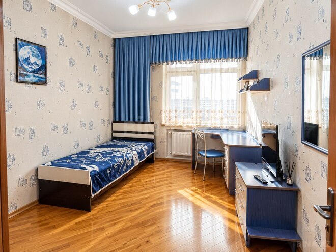 Сдаётся 3-комн. новостройка 130 м², м. Низами, photo 8 from 14