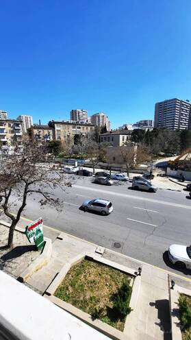 Satılır 2 otaqlı köhnə tikili 60 m², Nizami m., photo 6 from 24