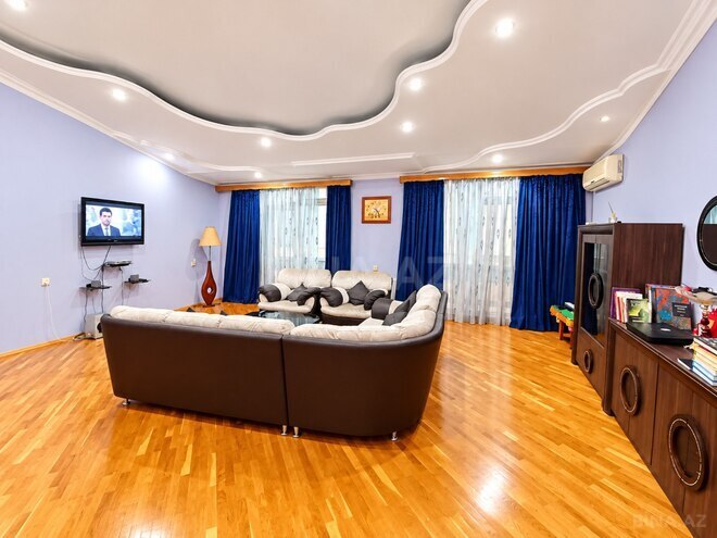 Сдаётся 2-комн. новостройка 130 м², м. Низами, photo 5 from 14