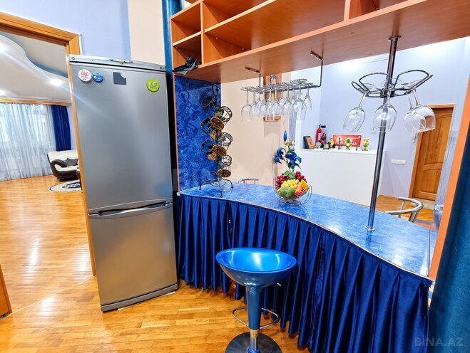 Сдаётся 2-комн. новостройка 130 м², м. Низами, photo 7 from 14