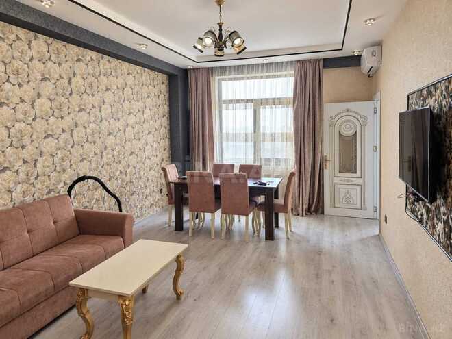 Сдаётся 2-комн. новостройка 70 м², м. Кара Караев, photo 1 from 10