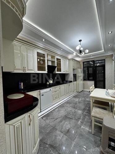 Сдается 3-комн. новостройка 127 м², м. Нефтчиляр, photo 13 from 24