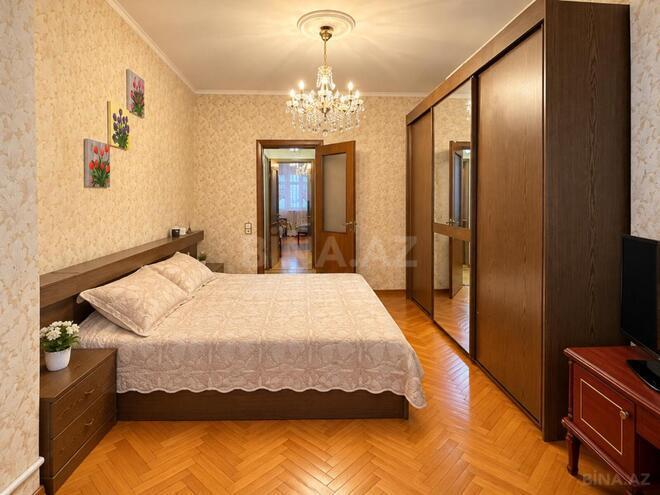 Satılır 3 otaqlı köhnə tikili 95 m², Səbail r., photo 8 from 20