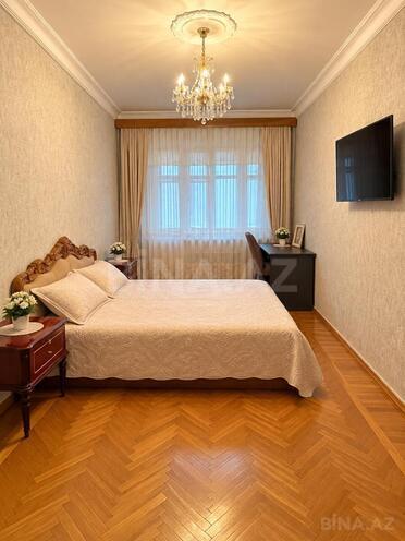 Satılır 3 otaqlı köhnə tikili 95 m², Səbail r., photo 9 from 20