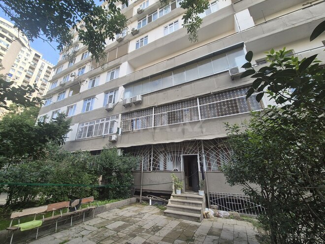 Продаётся 4-комн. вторичка 100 м², м. Гянджлик, photo 1 from 11
