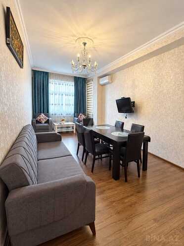 Сдается 2-комн. новостройка 80 м², м. Кара Караев, photo 1 from 10