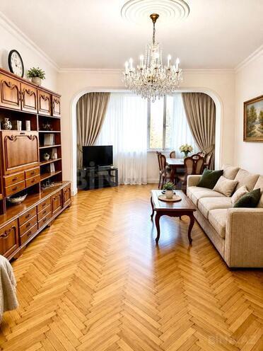 Продается 3-комн. вторичка 92 м², м. Гянджлик, photo 3 from 8