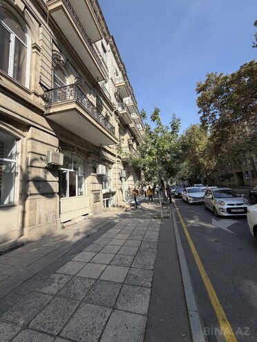 Продается 1-комн. вторичка 38 м², м. Сахил, photo 1 from 10