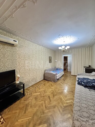 Продаётся 2-комн. вторичка 55 м², Бинагадинский р., photo 5 from 14