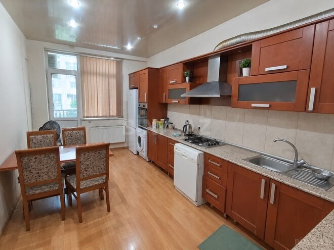 Продаётся 4-комн. новостройка 205 м², м. Низами, photo 11 from 18
