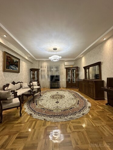 Сдаётся 3-комн. новостройка 120 м², м. Нариман Нариманов, photo 1 from 17