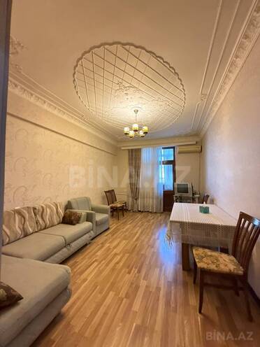 Продается 2-комн. вторичка 65 м², Ясамальский р., photo 1 from 13