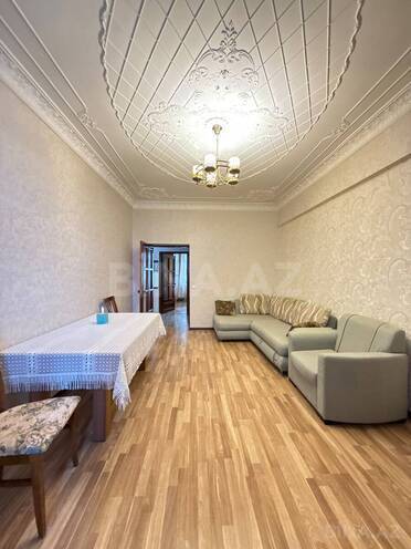 Продается 2-комн. вторичка 65 м², Ясамальский р., photo 3 from 13